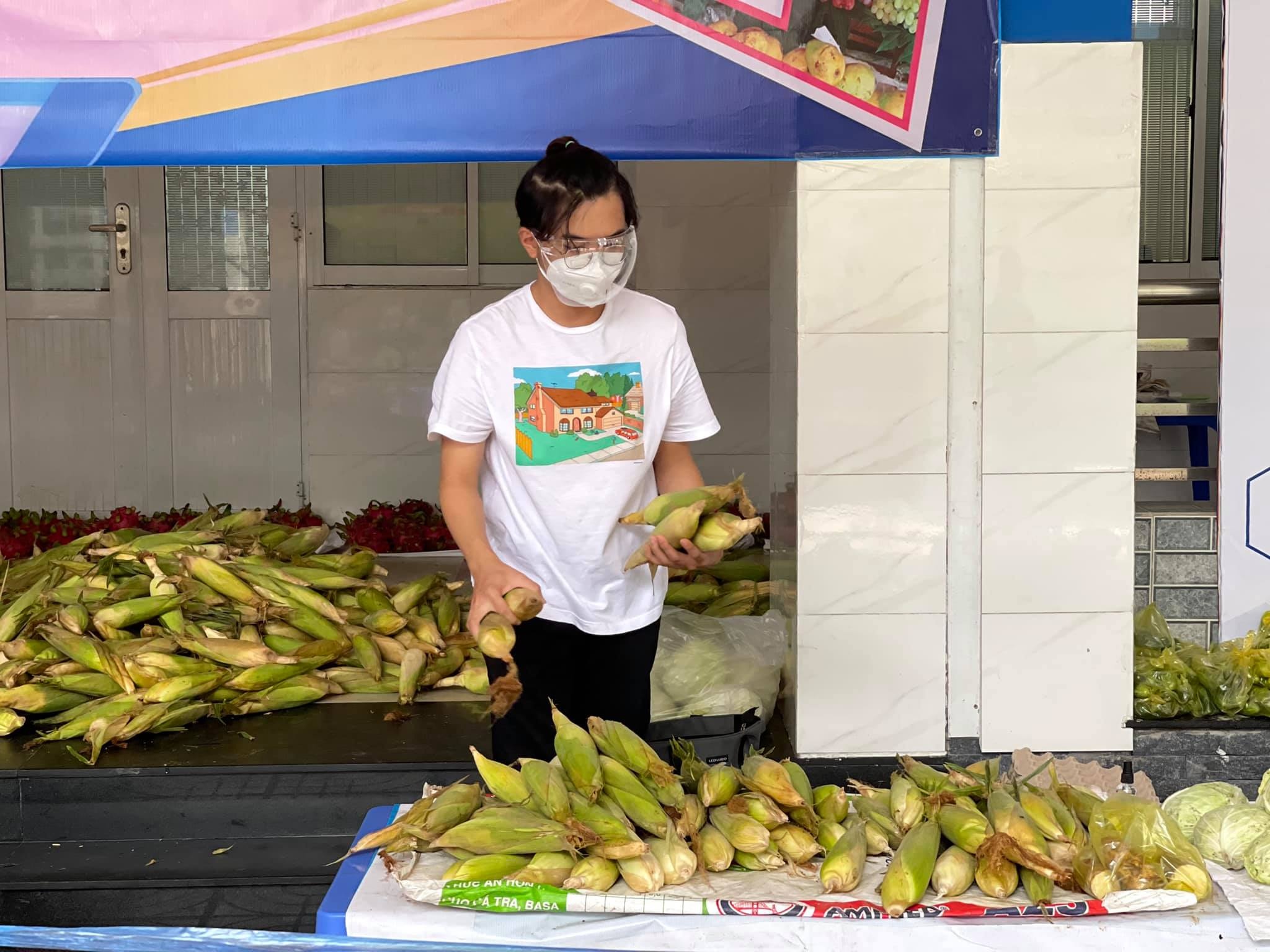 Minh Du giup tre em mat cha me vi Covid-19 anh 1