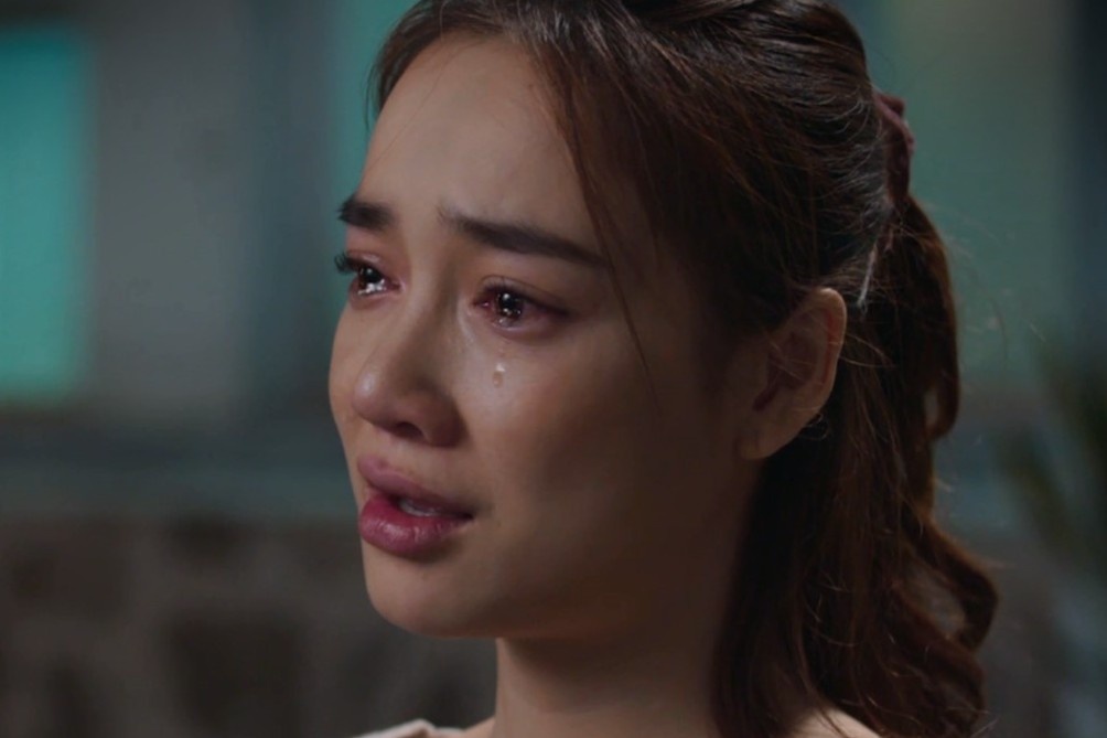 Nha Phuong khoc, la het qua nhieu trong 'Cay tao no hoa' hinh anh