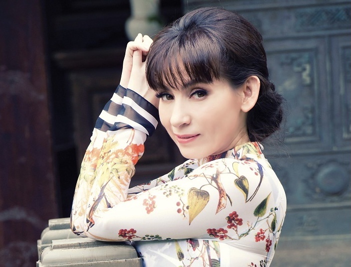 Phi Nhung hai lan nhan ket qua am tinh voi SARS-CoV-2 truoc khi mat hinh anh