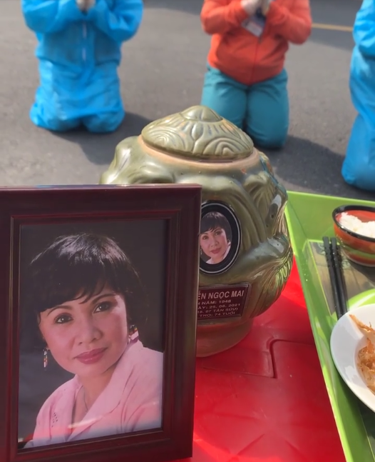 Nghệ sĩ Bạch Mai được an vị tại chùa ảnh 1 Nghe si Bach Mai duoc an vi tai chua anh 1