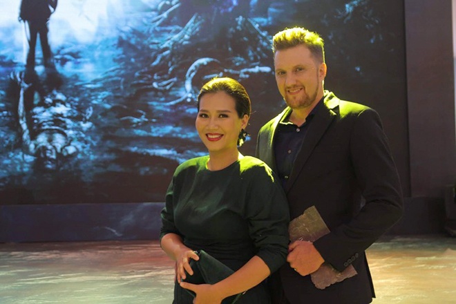 Dao dien nguoi My va gia dinh mac Covid-19 anh 2