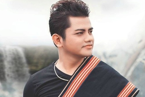 Ca si Y Jang Tuyn phai can thiep ECMO sau khi mac Covid-19 hinh anh