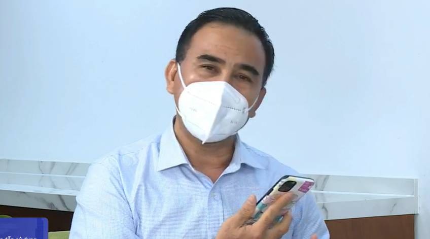 Quyen Linh gap su co khi dang livestream hinh anh