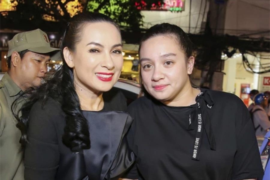 Viet Huong nhan uy quyen cua con gai Phi Nhung anh 1