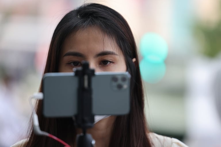 Nhung cau hoi trong chuyen minh bach tu thien cua Thuy Tien hinh anh