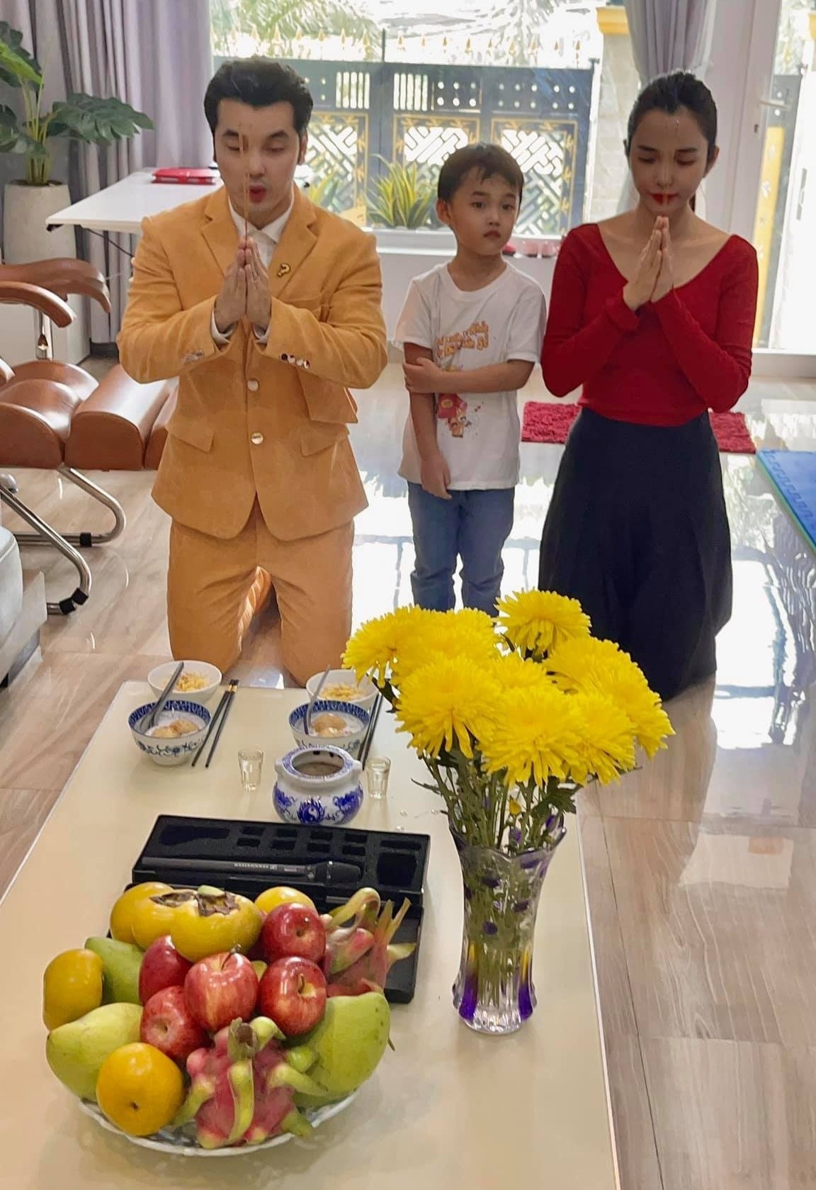 Nghệ sĩ Việt cúng Tổ nghề ảnh 6 Nghe si Viet cung To nghe anh 6