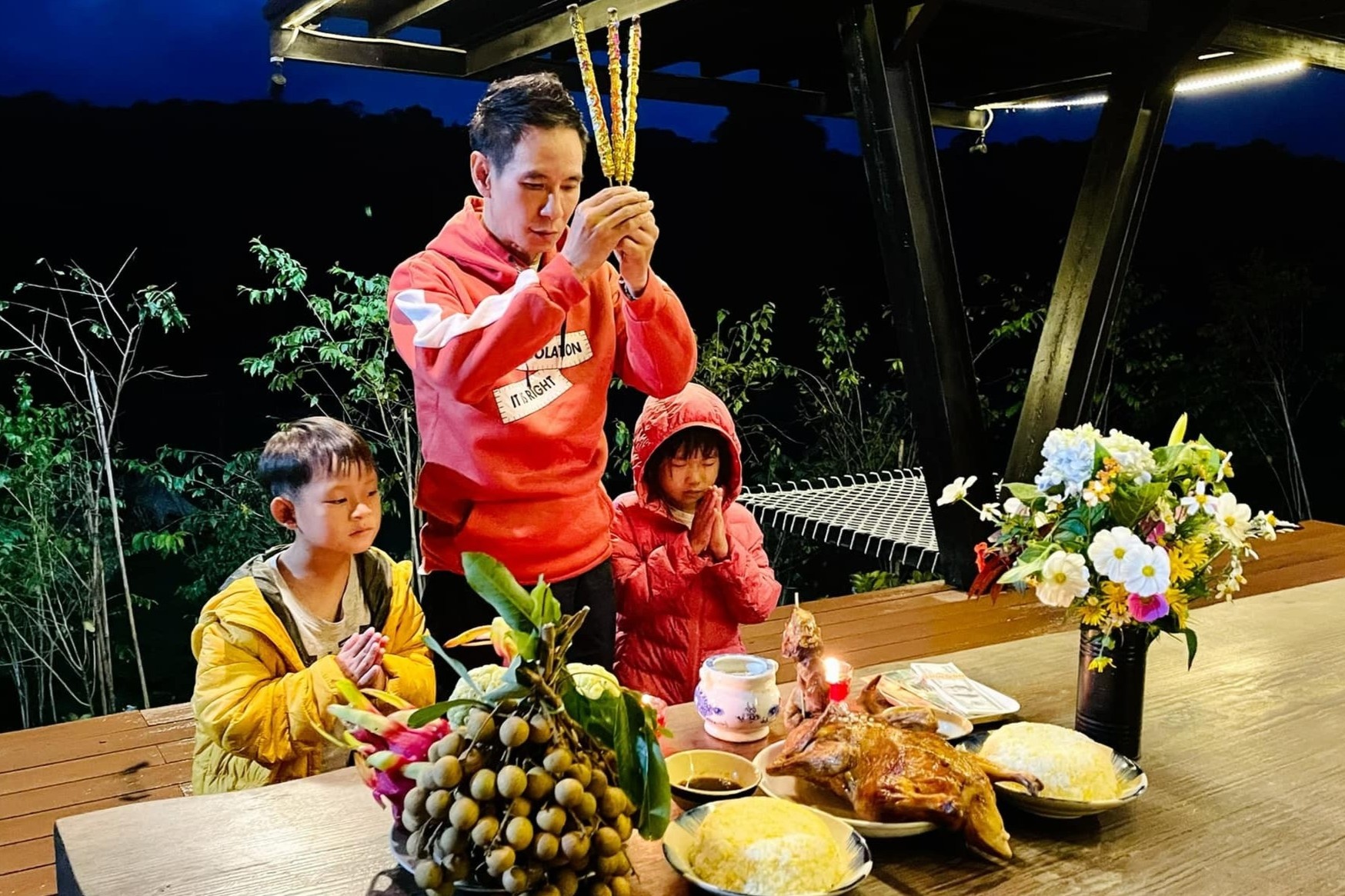 Ly Hai va nhieu nghe si lam le cung To o nha hinh anh