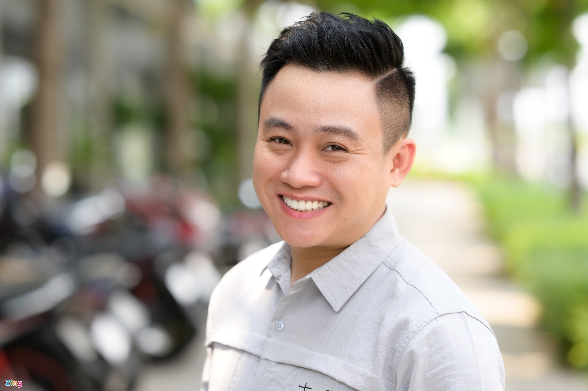 Cuoc song kho khan cua nghe si hai anh 2