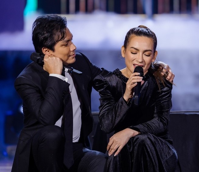 Phi Nhung qua doi anh 2