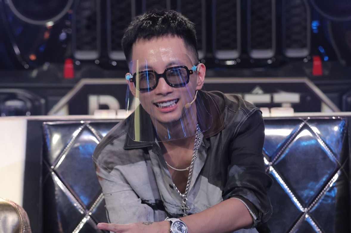 Rhymastic noi ve viec LK thay the vi tri giam khao o Rap Viet hinh anh