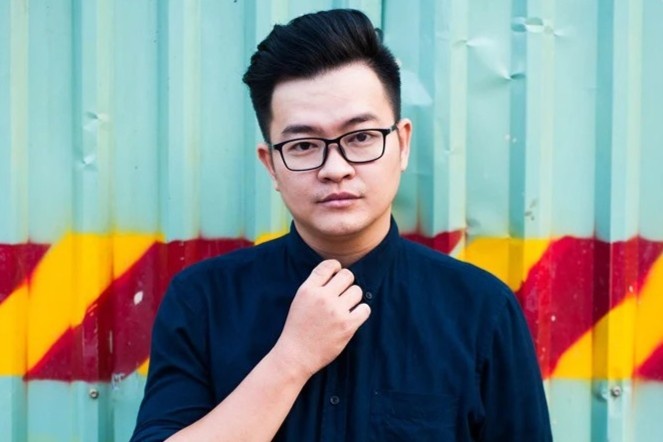 Phong tra o TP.HCM vang khan gia khi mo cua tro lai hinh anh