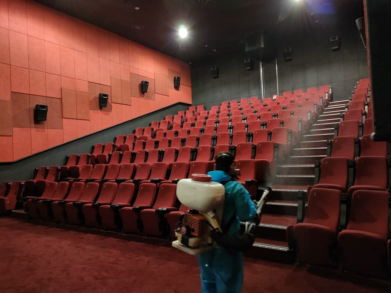 rap phim mo cua anh 2