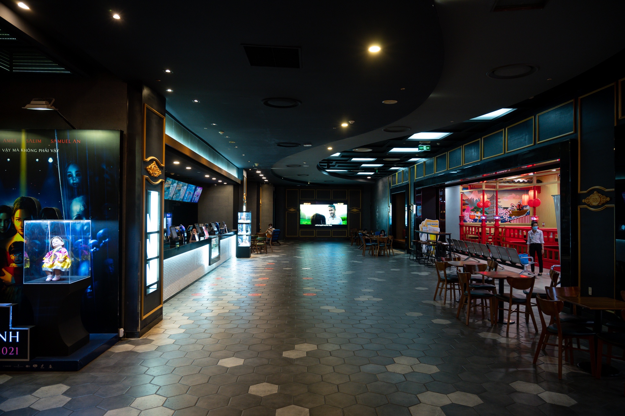 rap phim mo cua anh 2