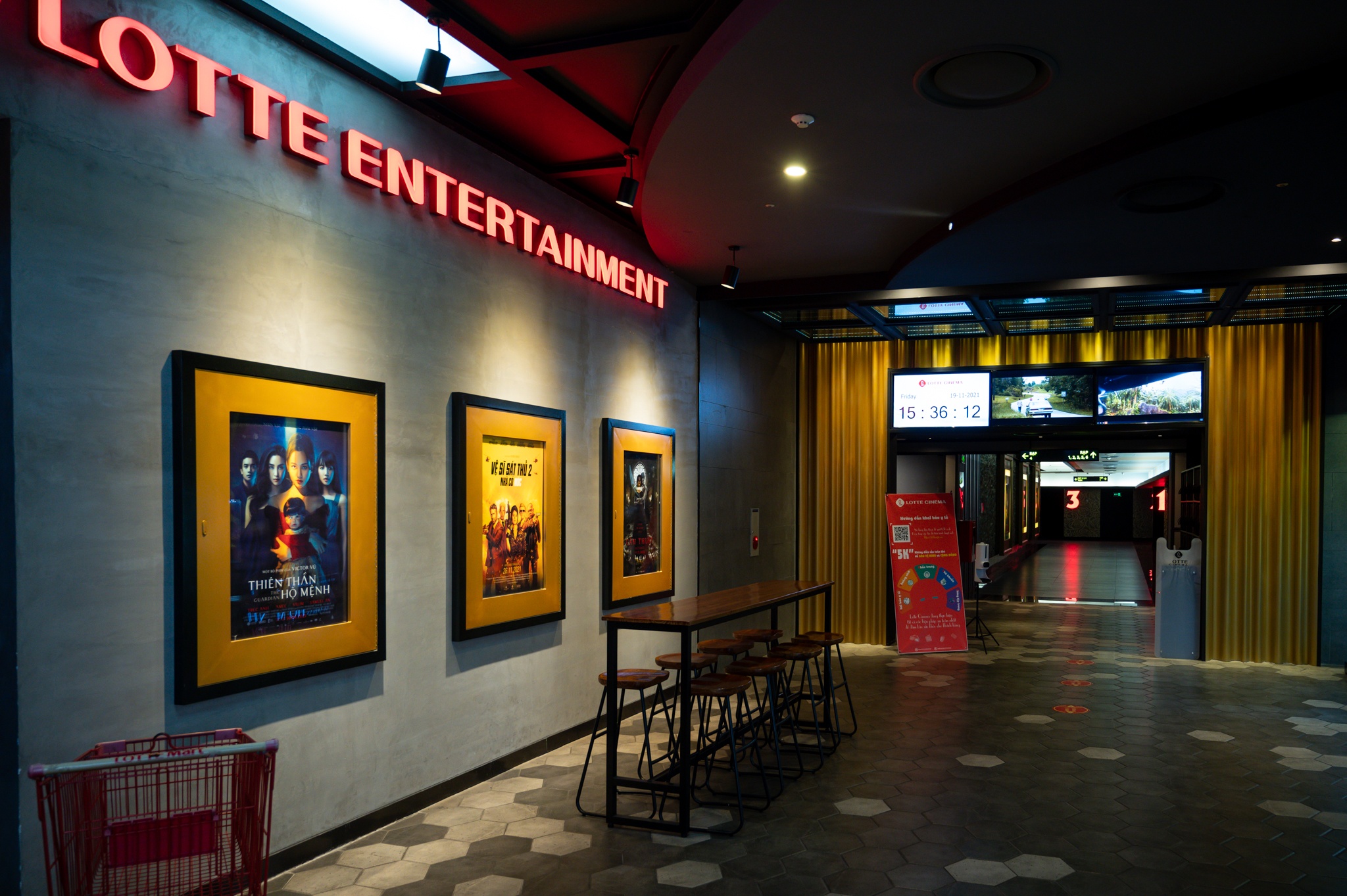 rap phim mo cua anh 1