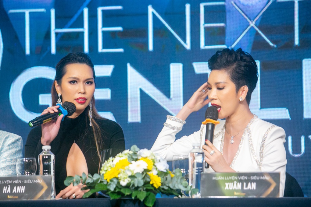 Ha Anh va Xuan Lan tranh cai anh 1