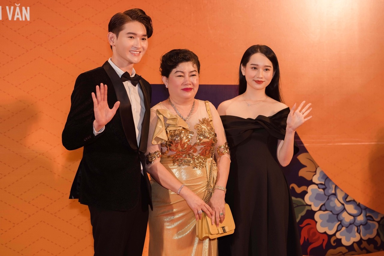 Truc Anh bi to vi pham hop dong anh 1