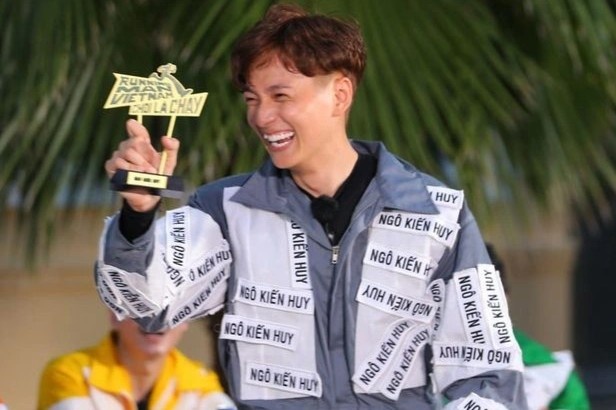Ngo Kien Huy tro thanh quan quan Running Man mua hai hinh anh