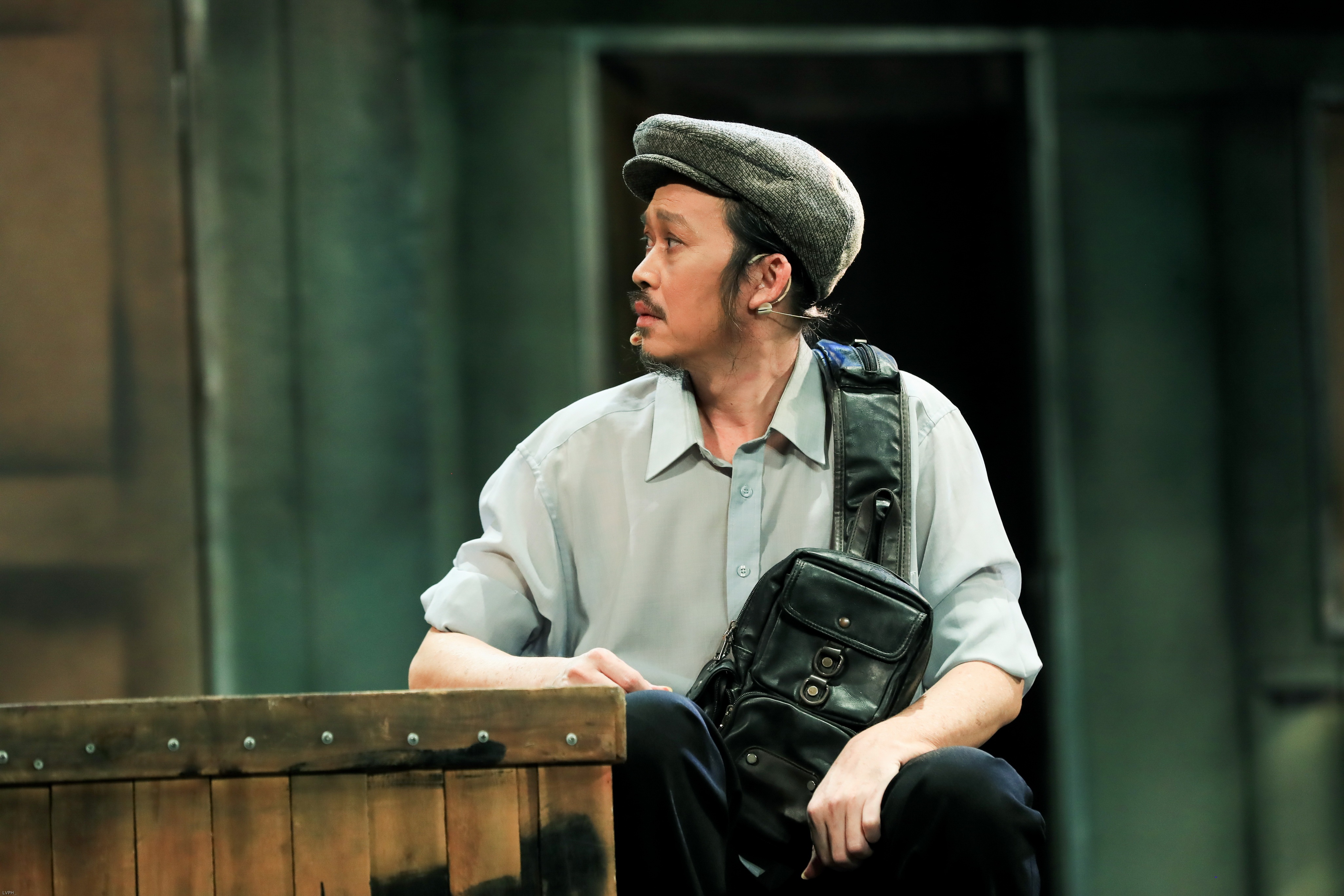 Hoai Linh tai xuat anh 2