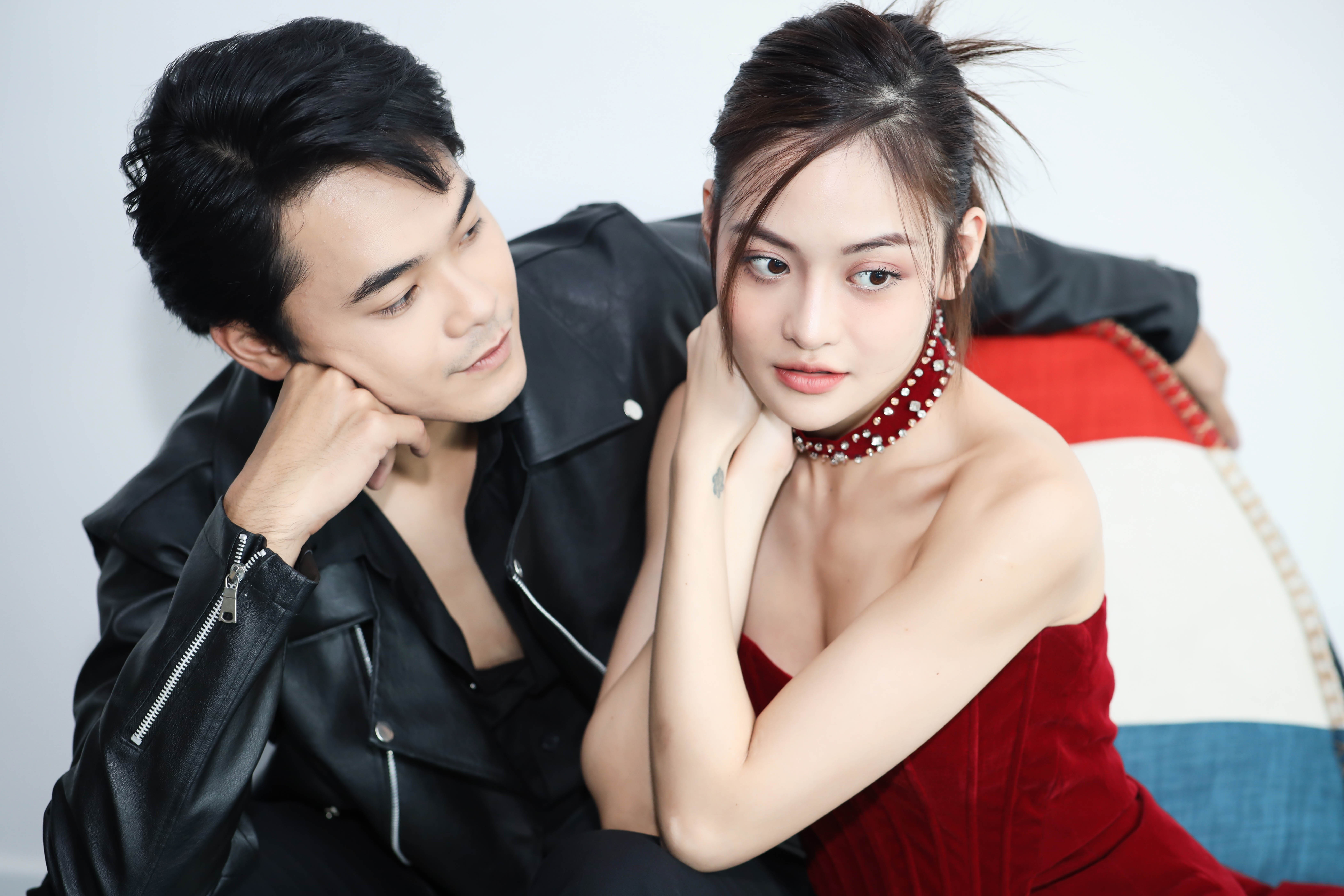 Thuy Anh: 'Toi va Huynh Thanh Truc moi gap nhung da hieu nhau' hinh anh