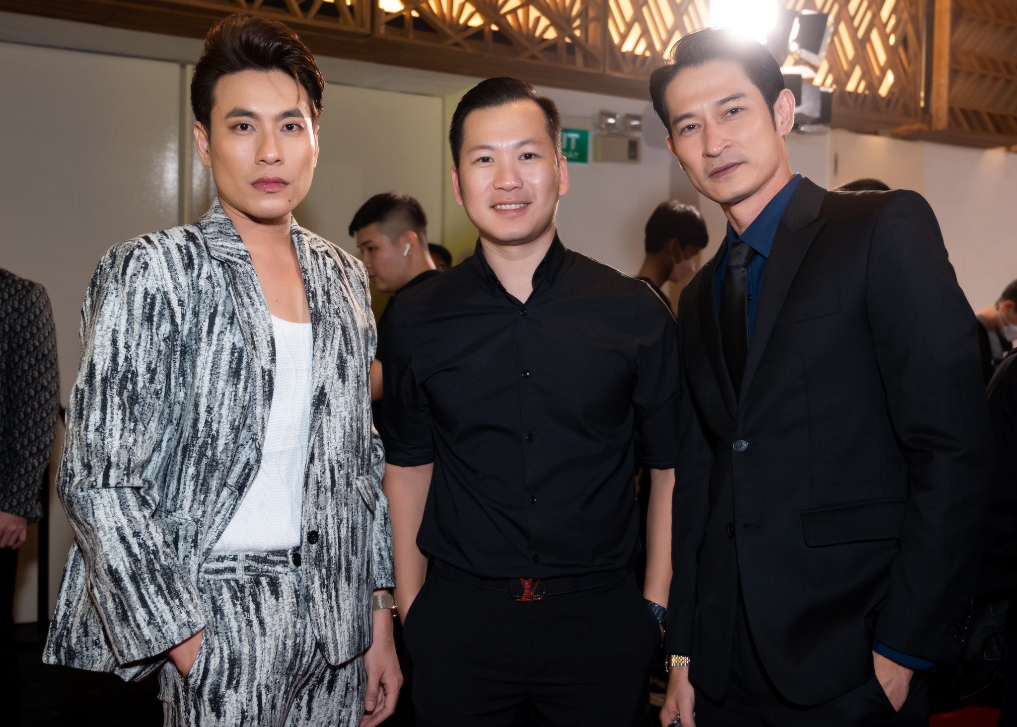 Chia khoa tram ty anh 2