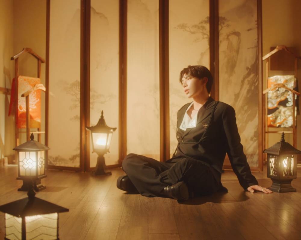 Erik dang loay hoay anh 2