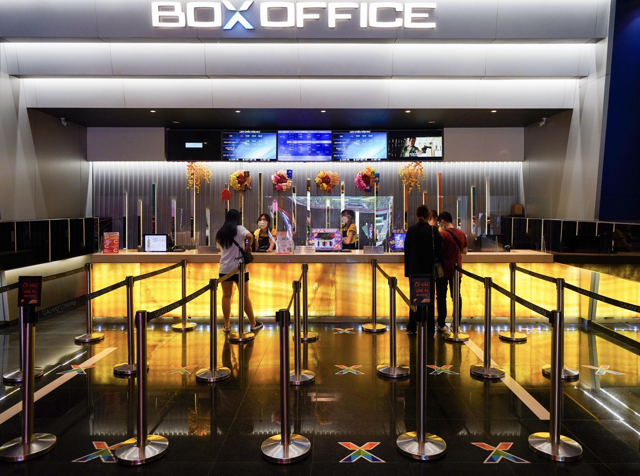 Doanh thu rap phim Tet giam sau hinh anh