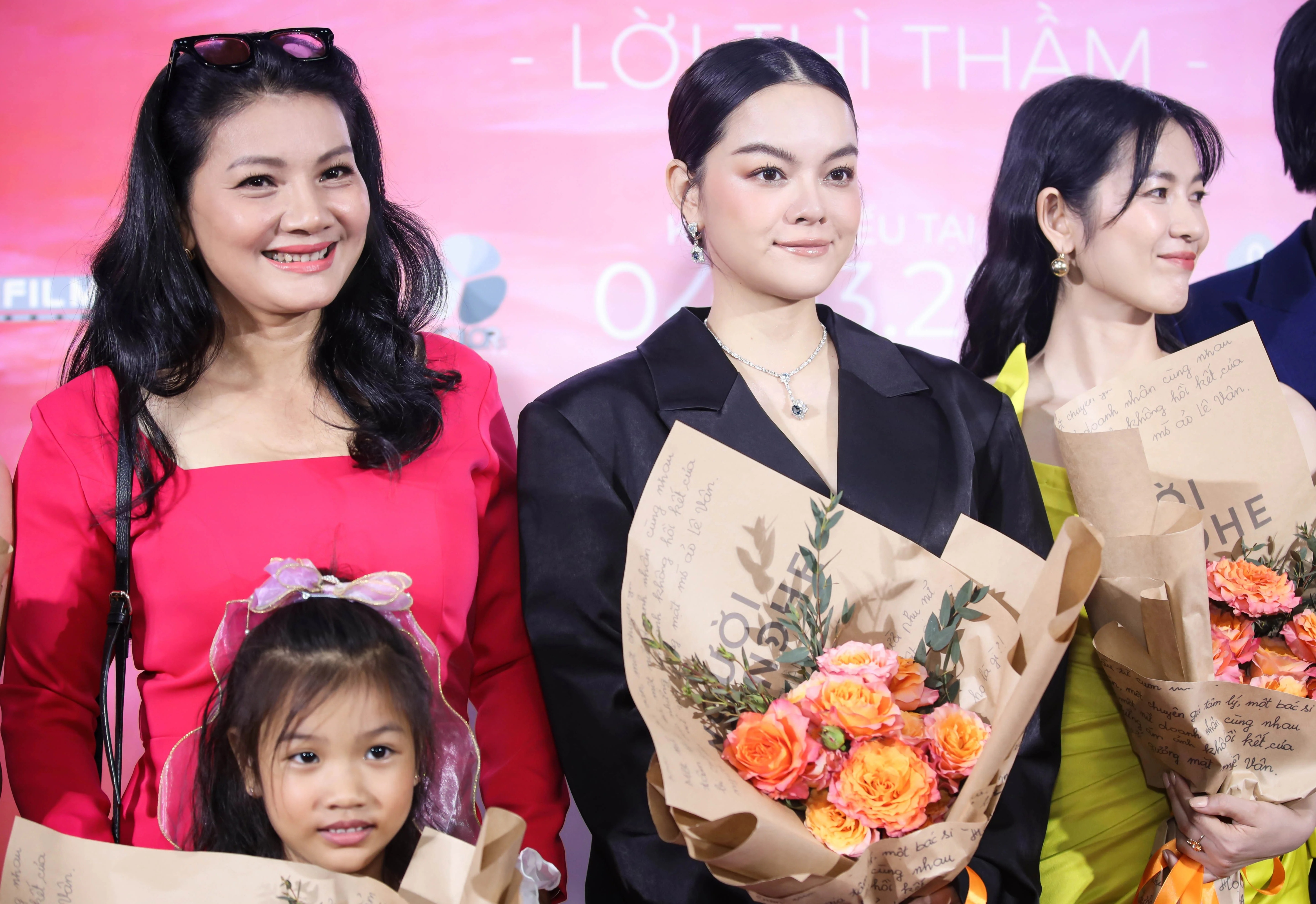 Ra mat Nguoi lang nghe anh 1