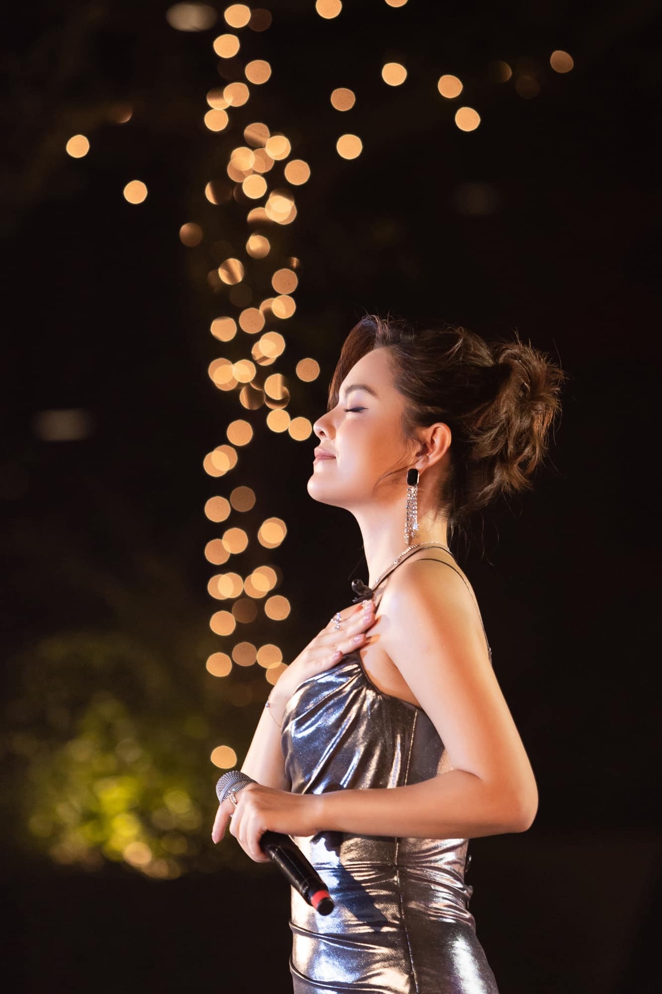 Phạm Quỳnh Anh Người lắng nghe ảnh 6 Pham Quynh Anh Nguoi lang nghe anh 6