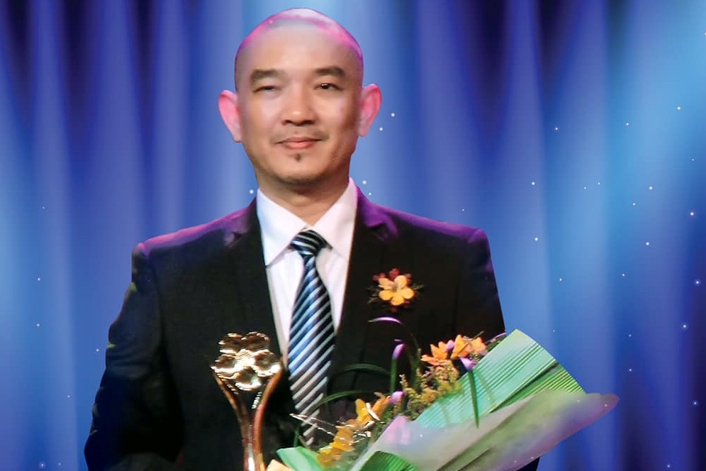 Suc khoe dao dien Vu Minh chuyen bien xau hinh anh