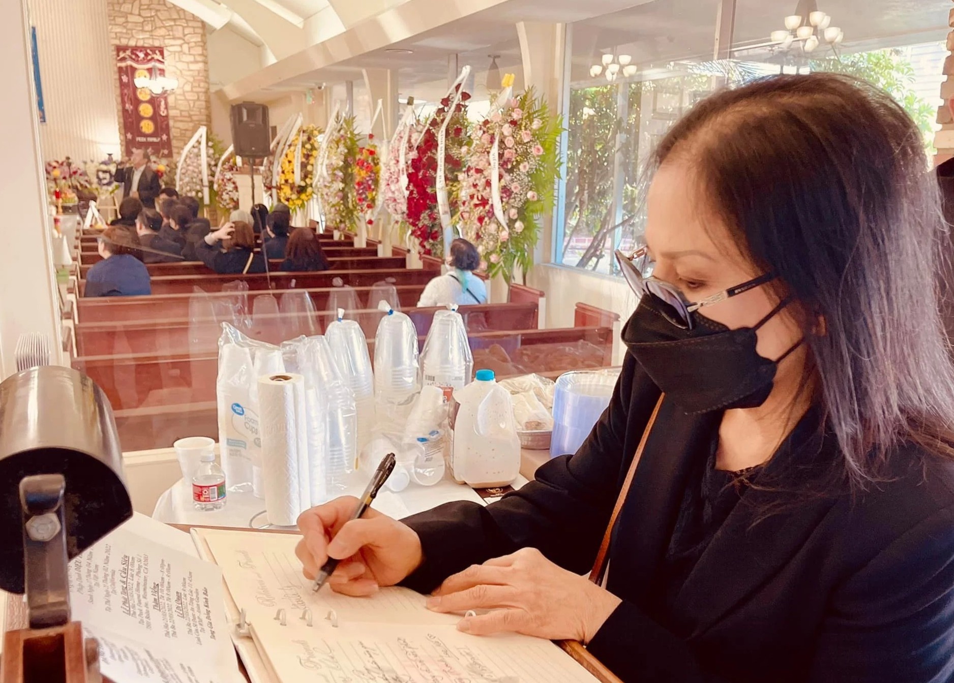 Nghe si Ngoc Dang qua doi anh 2