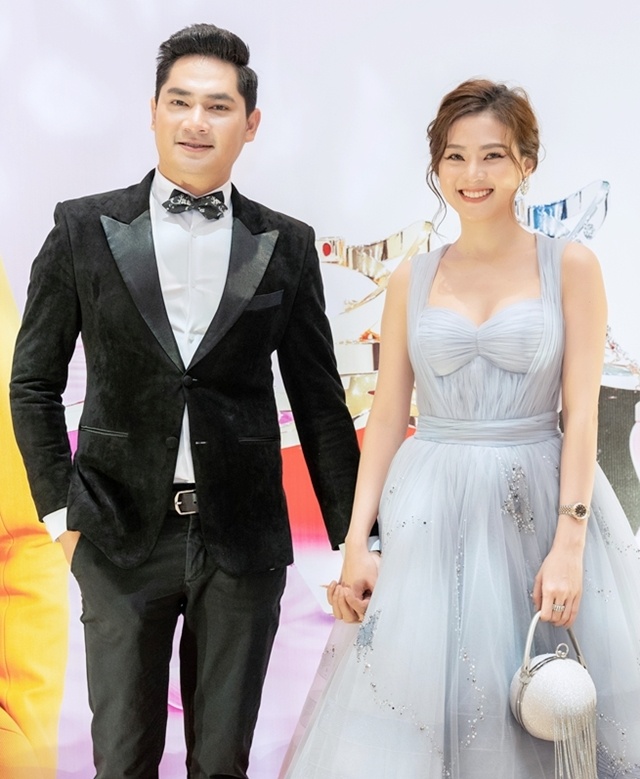 Minh Luân hoãn cưới ảnh 1 Minh Luan hoan cuoi anh 1