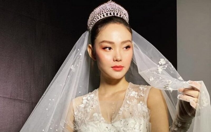 Minh Hang ra Ha Noi thu vay cuoi hinh anh