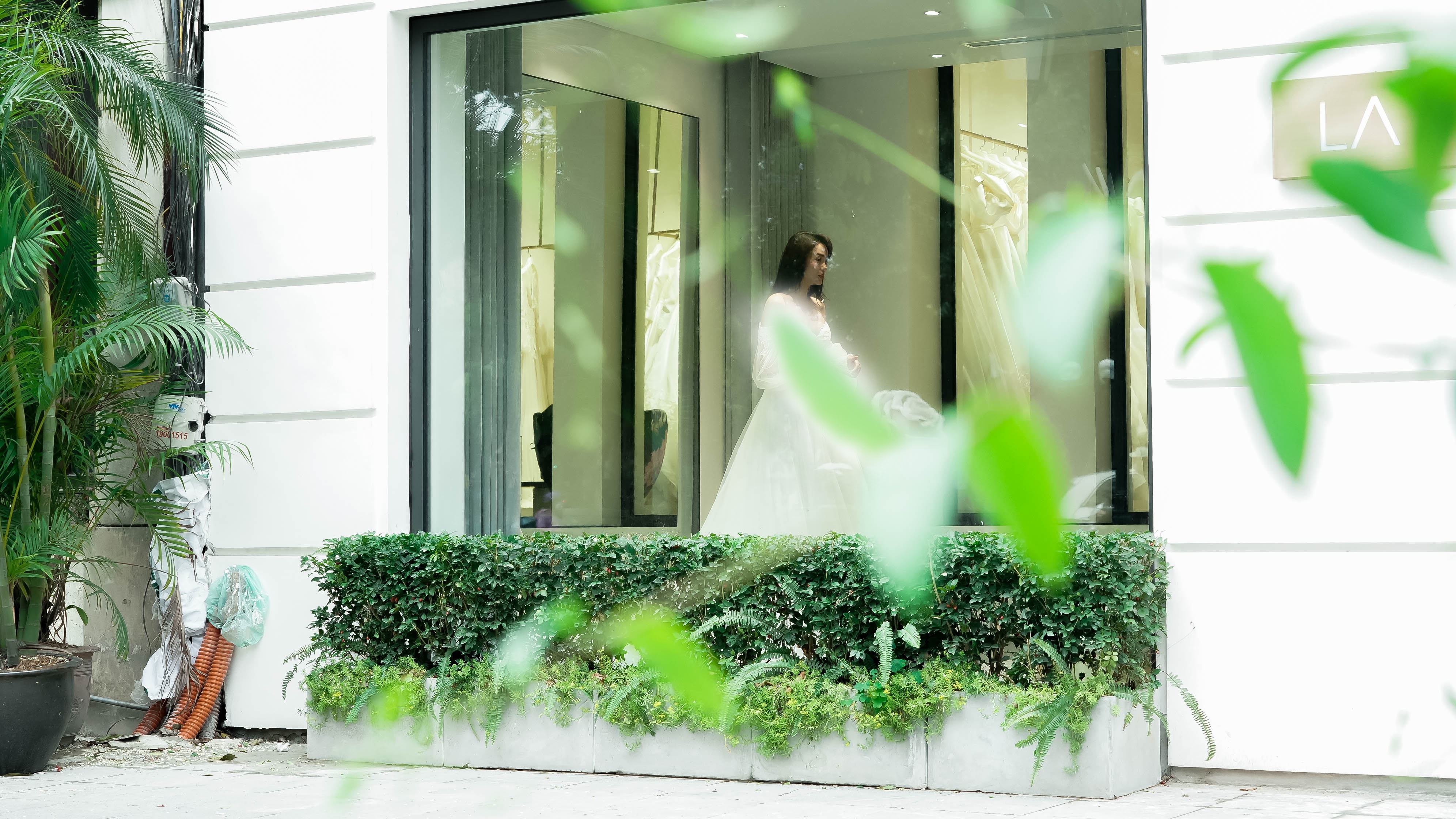 Minh Hằng thử váy cưới ảnh 2 Minh Hang thu vay cuoi anh 2