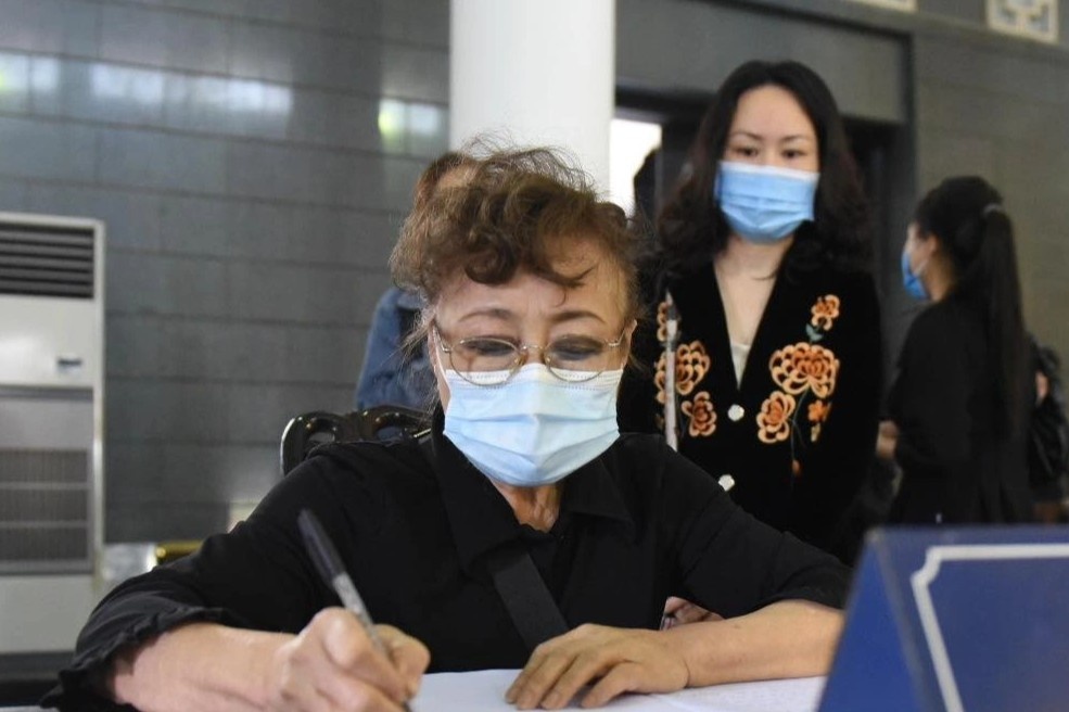 NSUT Kim Tien vieng 'giong doc huyen thoai' Minh Tri hinh anh