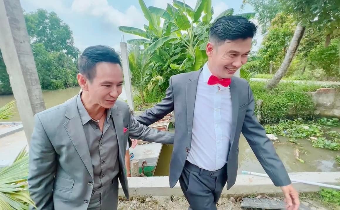 Nghe si di do du cuoi Tiet Cuong hinh anh