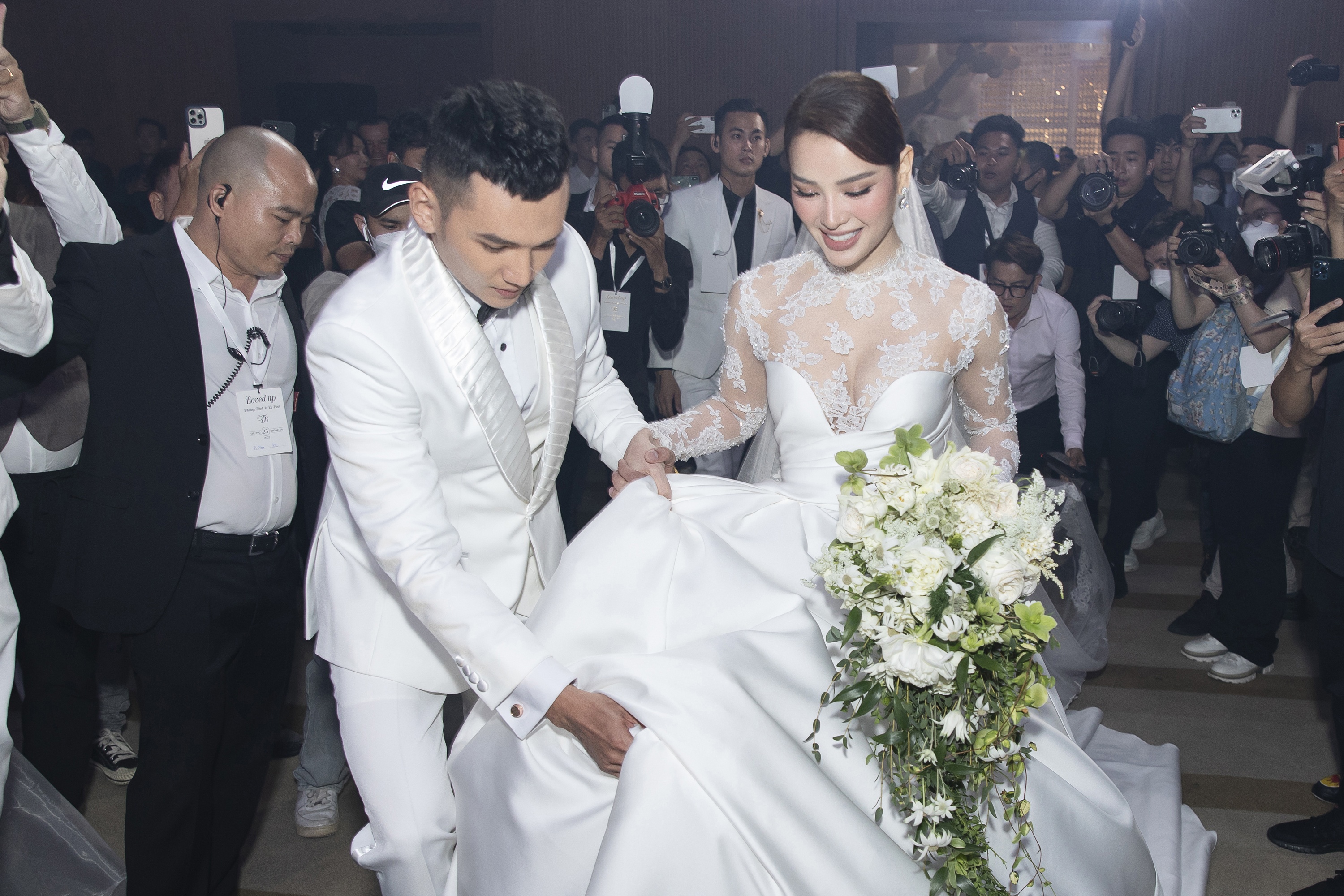 Dam cuoi Phuong Trinh Jolie anh 1