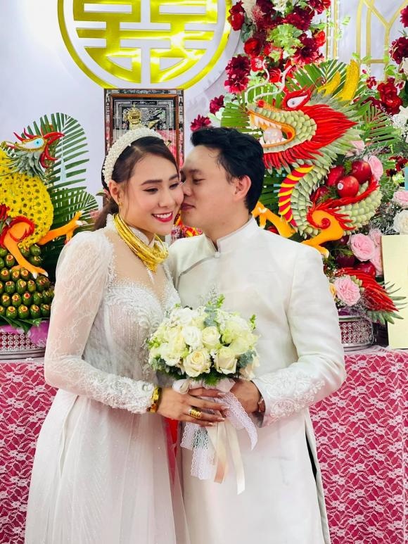 Hồ Bích Trâm hoãn cưới ảnh 1 Ho Bich Tram hoan cuoi anh 1