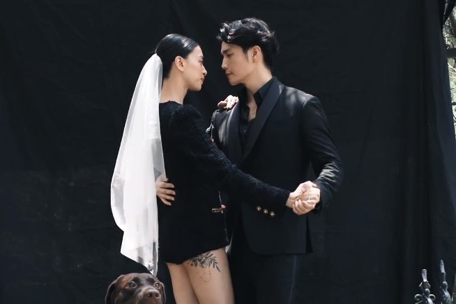 Khoang 50 khach du le cuoi Ngo Thanh Van hinh anh