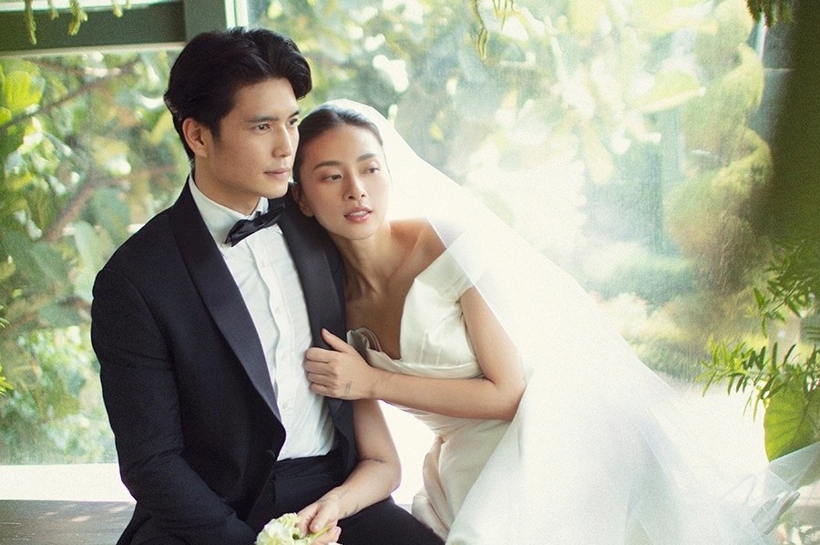 Ngo Thanh Van va Huy Tran chup anh cuoi o phim truong hinh anh