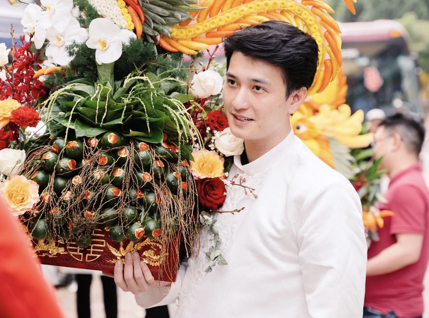 Huynh Anh bung trap trong le an hoi cua dien vien Anh Tuan hinh anh