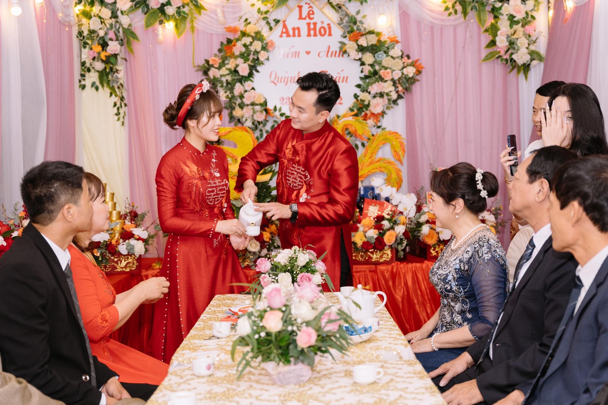 Dam hoi cua dien vien Anh Tuan anh 6