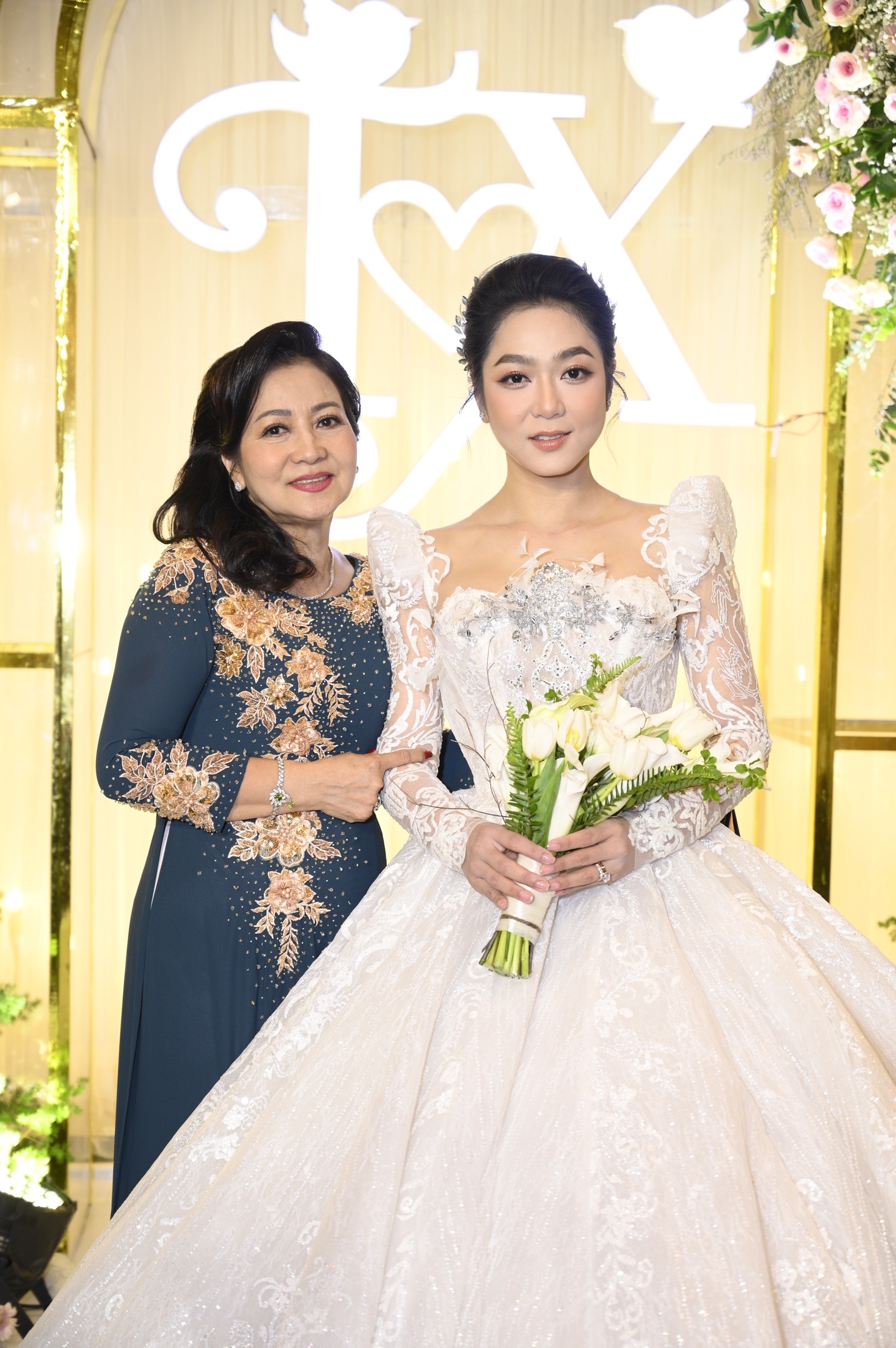 Dam cuoi Ha Thanh Xuan anh 4