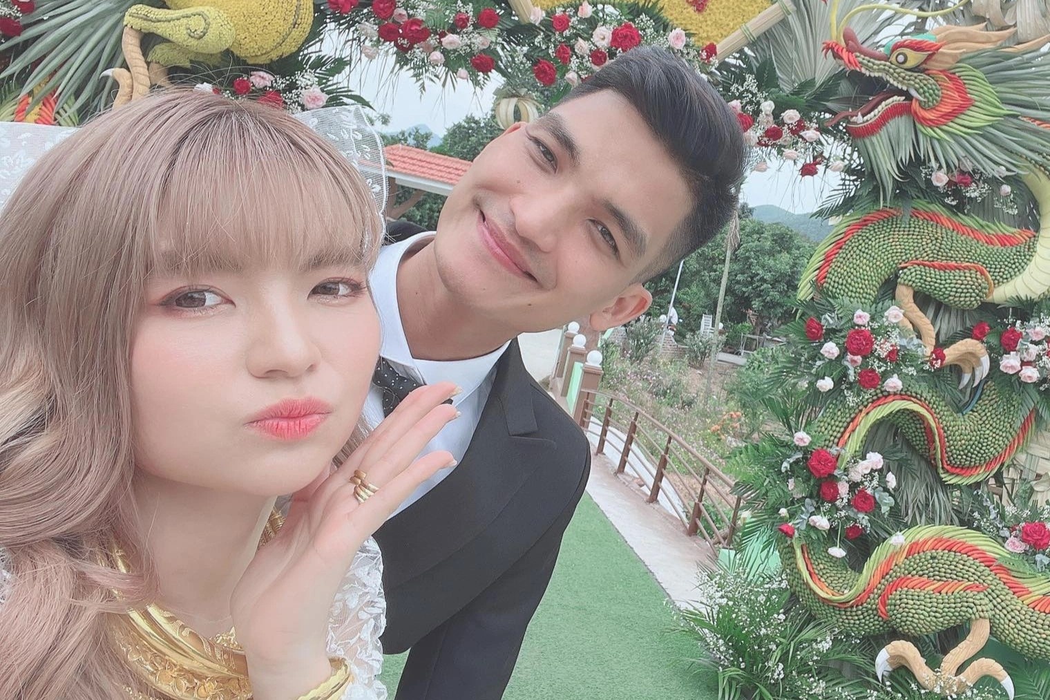 Le cuoi 100 mam co cua Mac Van Khoa hinh anh