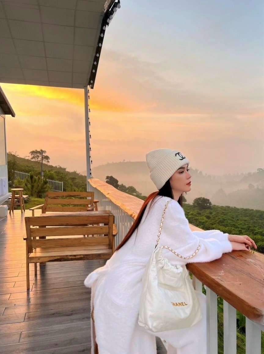 Thu thap chung cu Ngoc Trinh mua dat anh 1