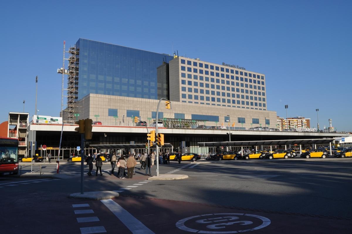 Ga Sants Barcelona anh 2