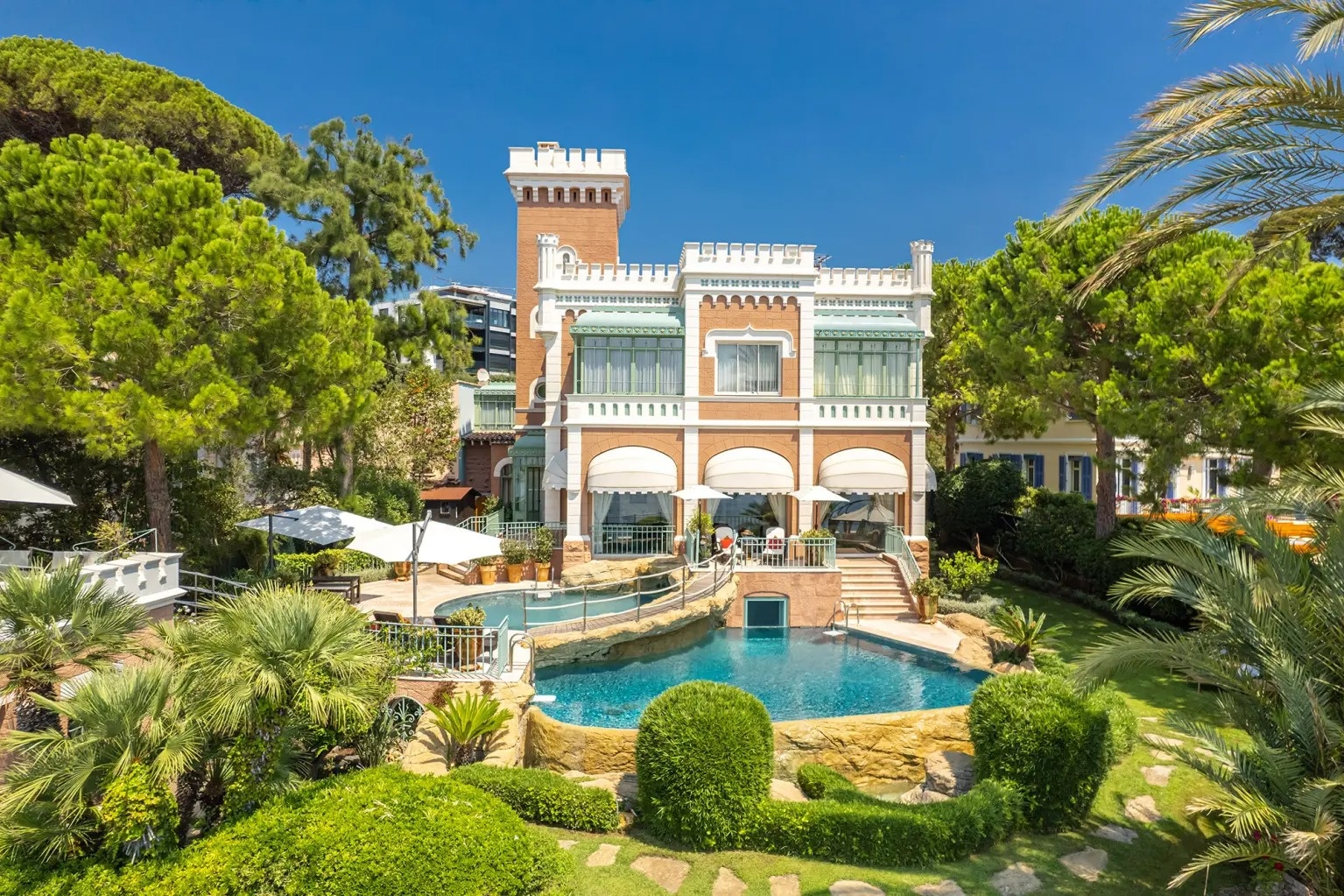 Biet thu Picasso tung o duoc rao ban voi gia 27 trieu USD hinh anh