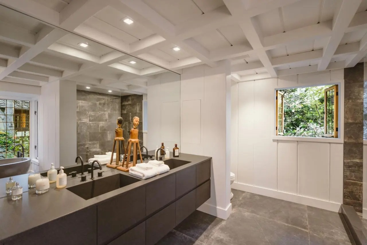 biet thu noi tieng anh 9