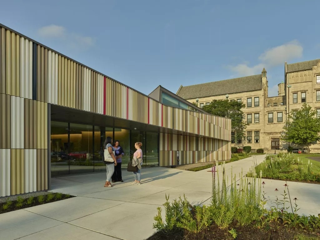 trung tam giao duc anh 4