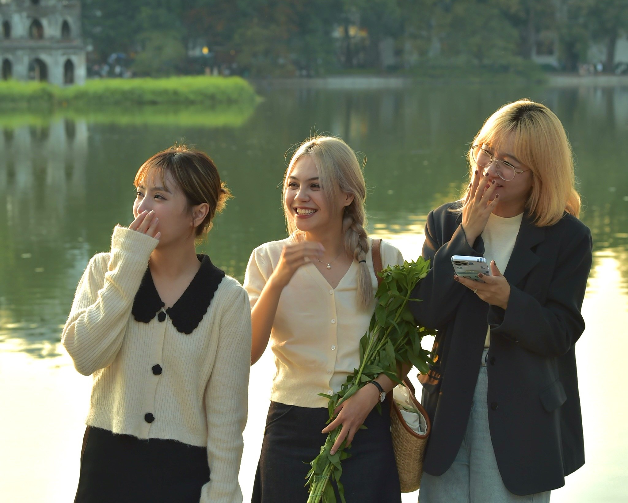 Thuong thuc mot ngay cuoi thu Ha Noi hinh anh