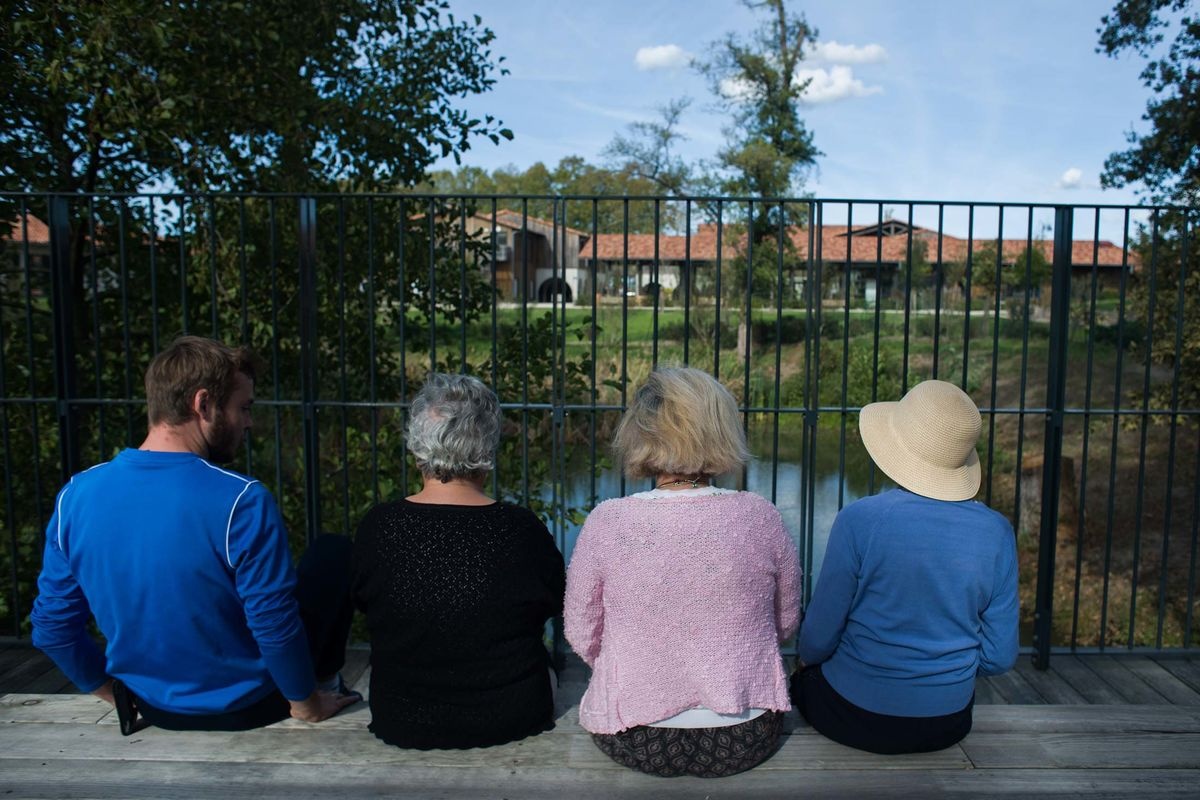 ngoi lang bat thuong anh 4